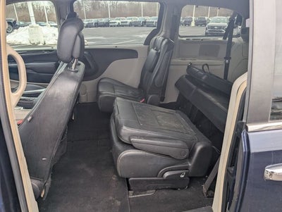2016 Chrysler Town & Country Touring-L