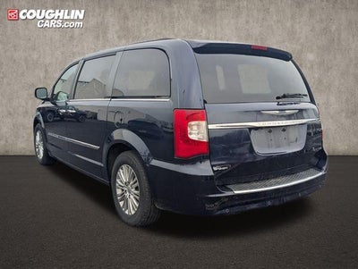 2016 Chrysler Town & Country Touring-L