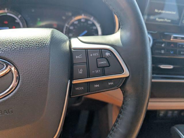 2022 Toyota Highlander Hybrid Platinum