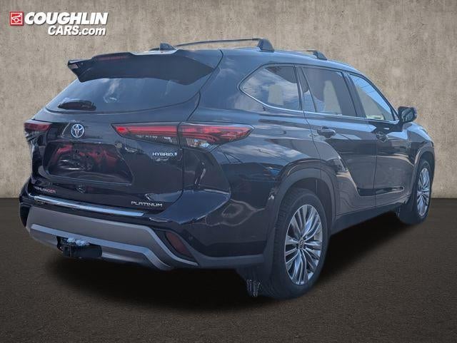 2022 Toyota Highlander Hybrid Platinum