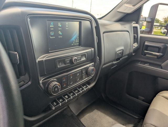 2022 Chevrolet Silverado 5500HD Work Truck