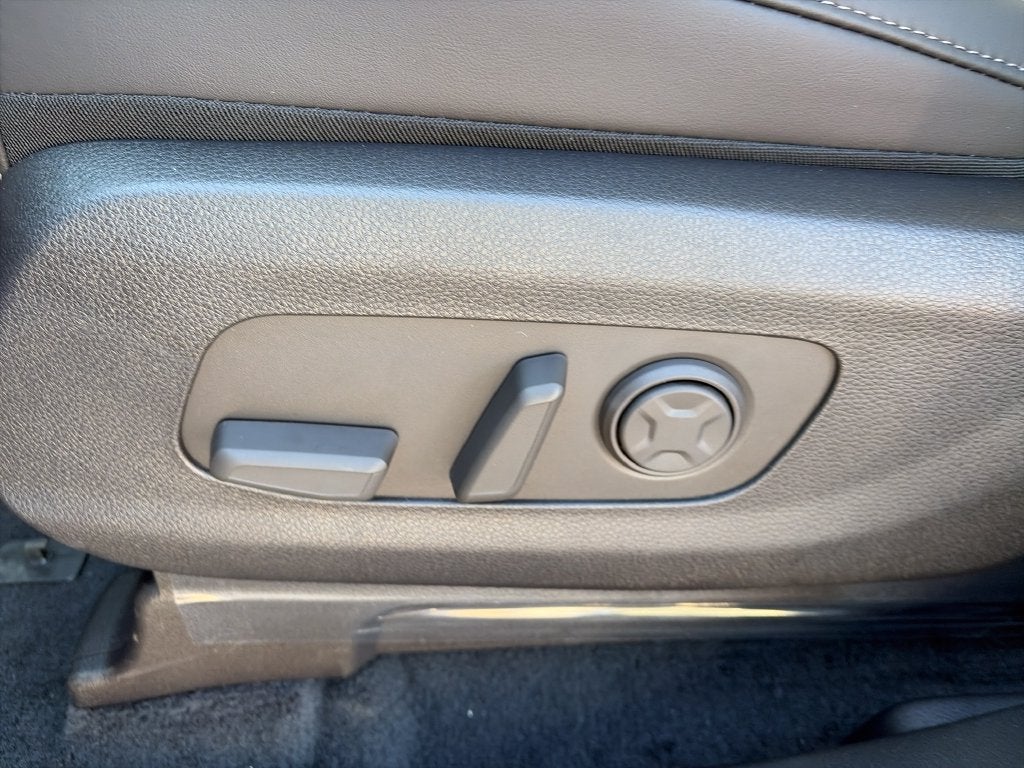2027 Kia Carnival EX