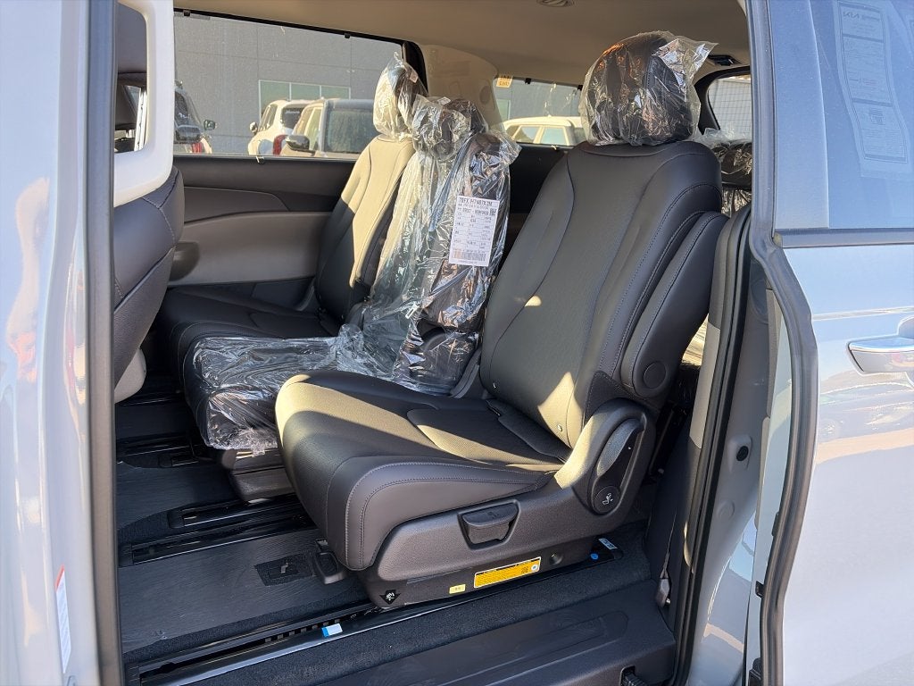 2027 Kia Carnival EX