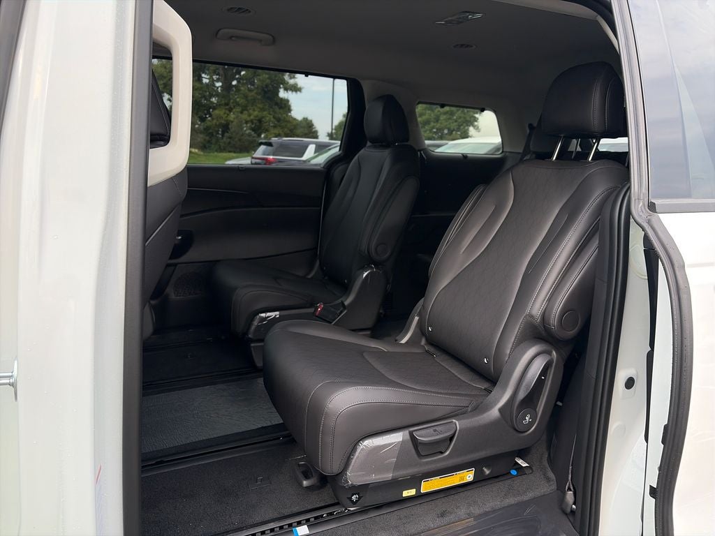 2027 Kia Carnival Hybrid EX