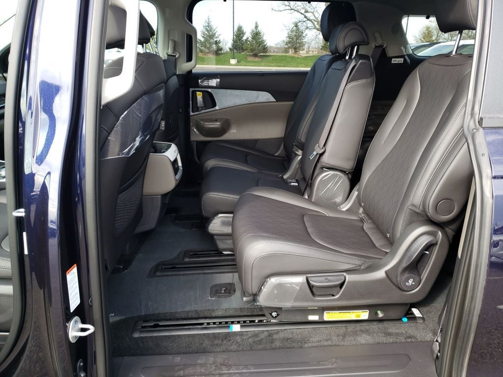 2026 Kia Carnival Hybrid EX