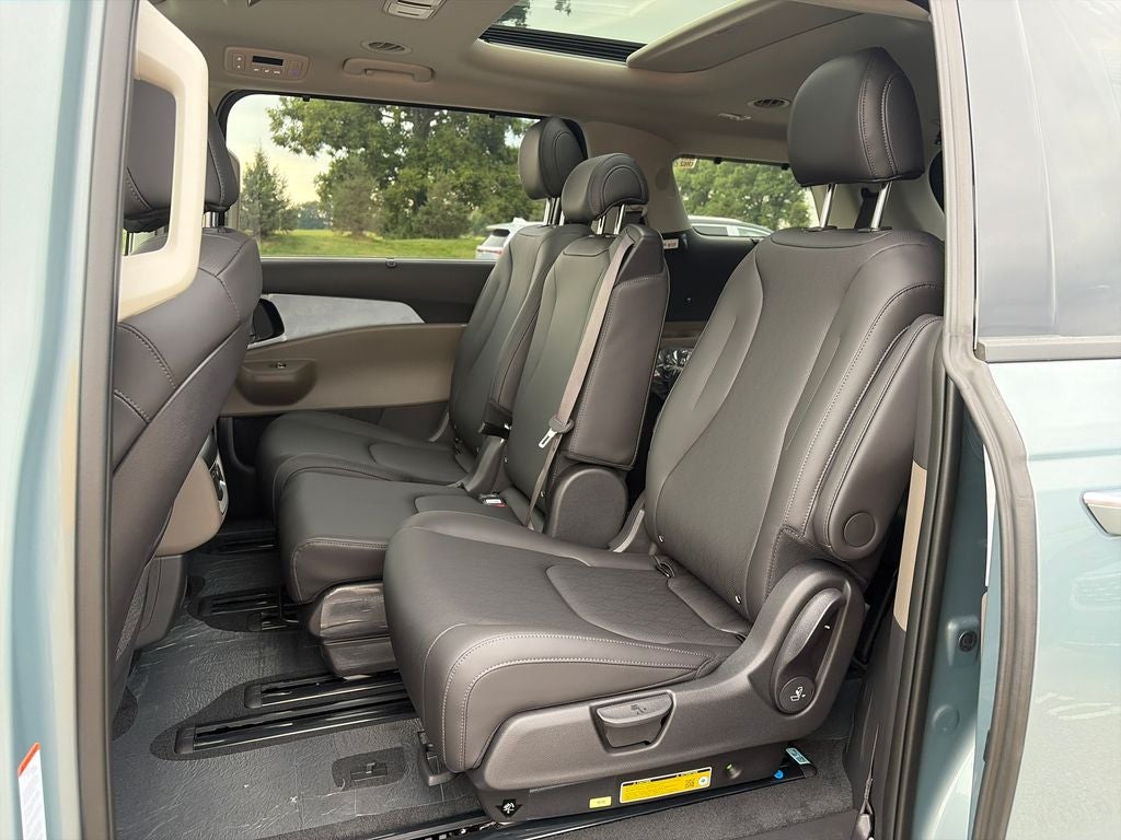 2027 Kia Carnival SX