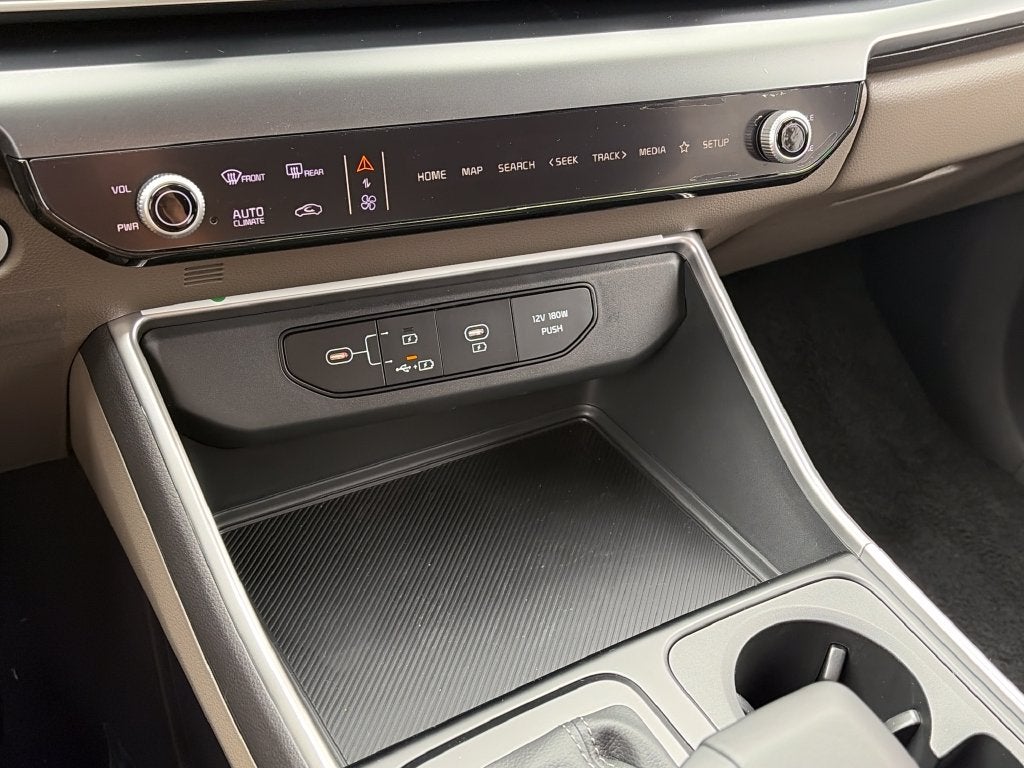 2027 Kia Carnival LX