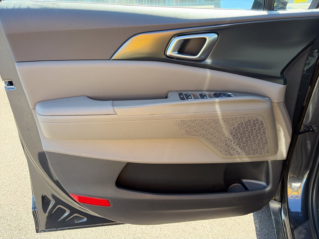 2027 Kia Carnival LX