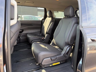 2027 Kia Carnival EX