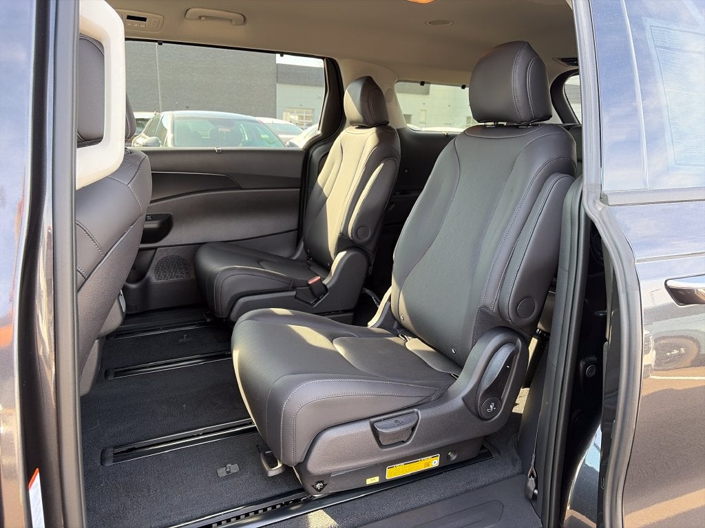2027 Kia Carnival EX
