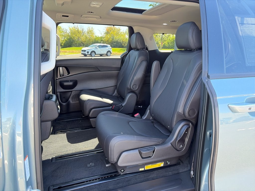2027 Kia Carnival SX