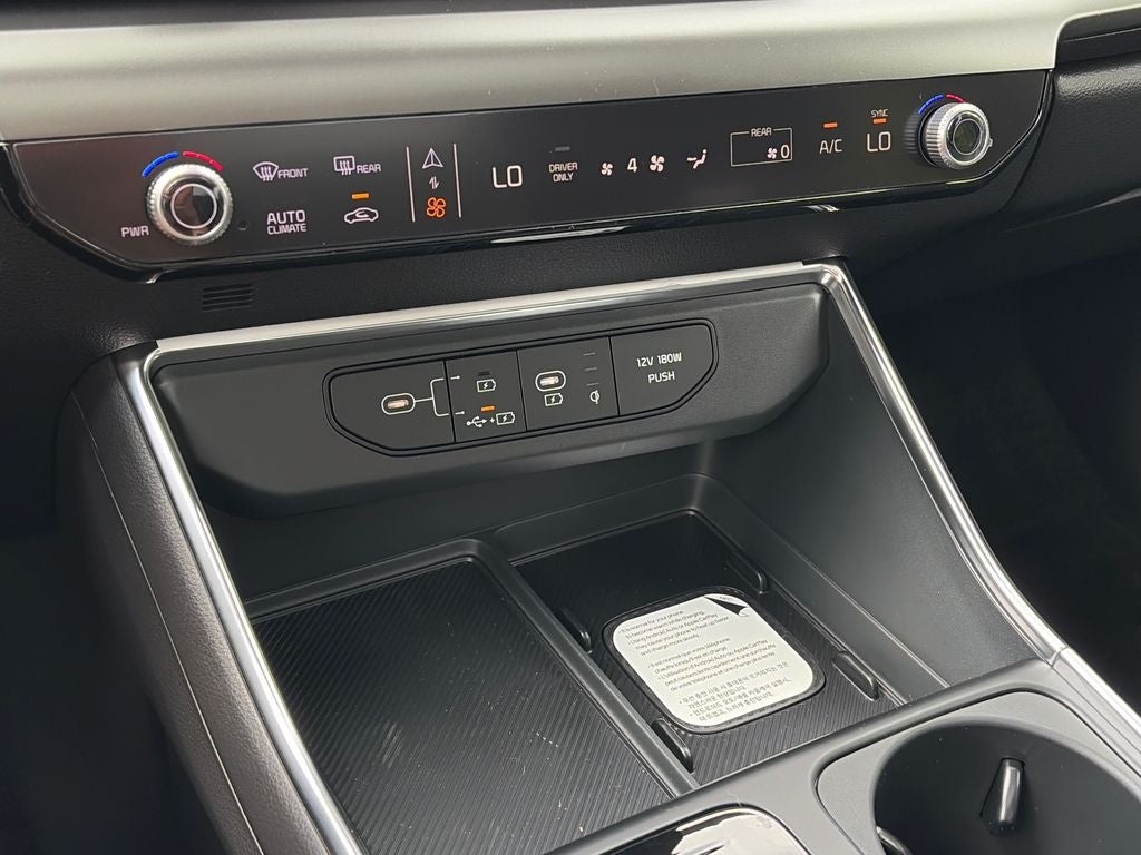 2026 Kia Carnival Hybrid Base