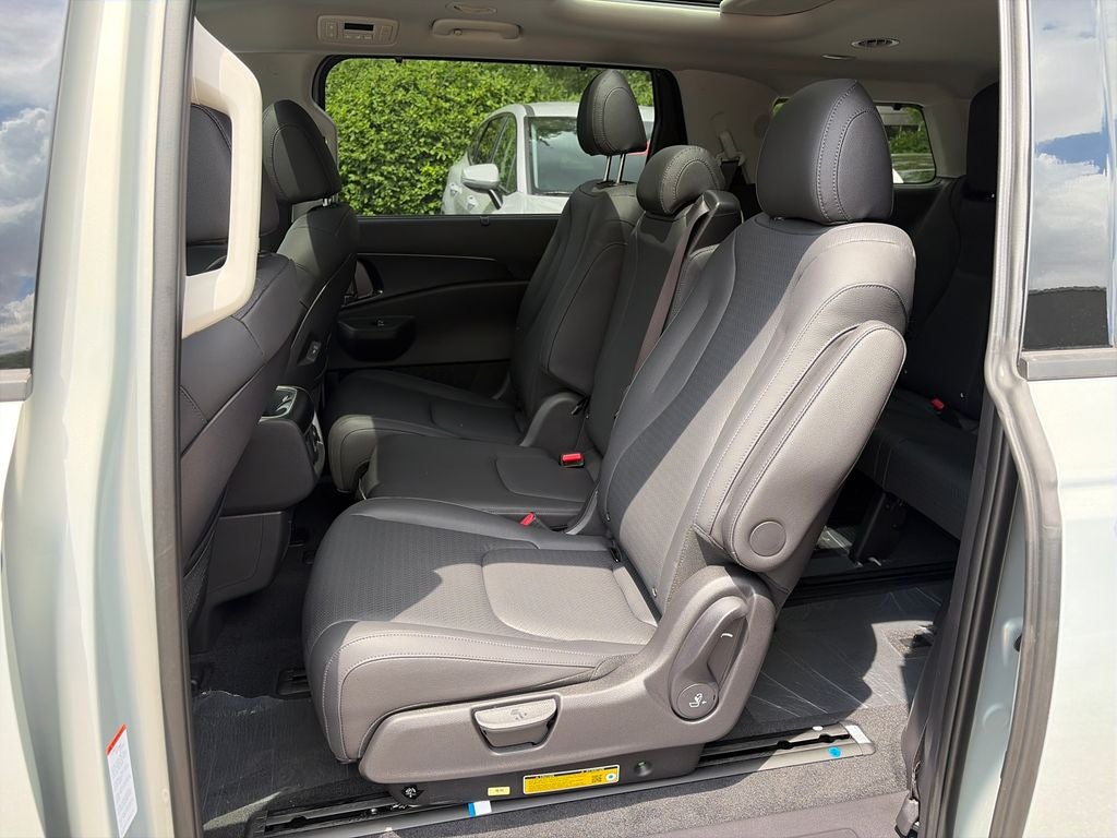 2026 Kia Carnival Hybrid Base