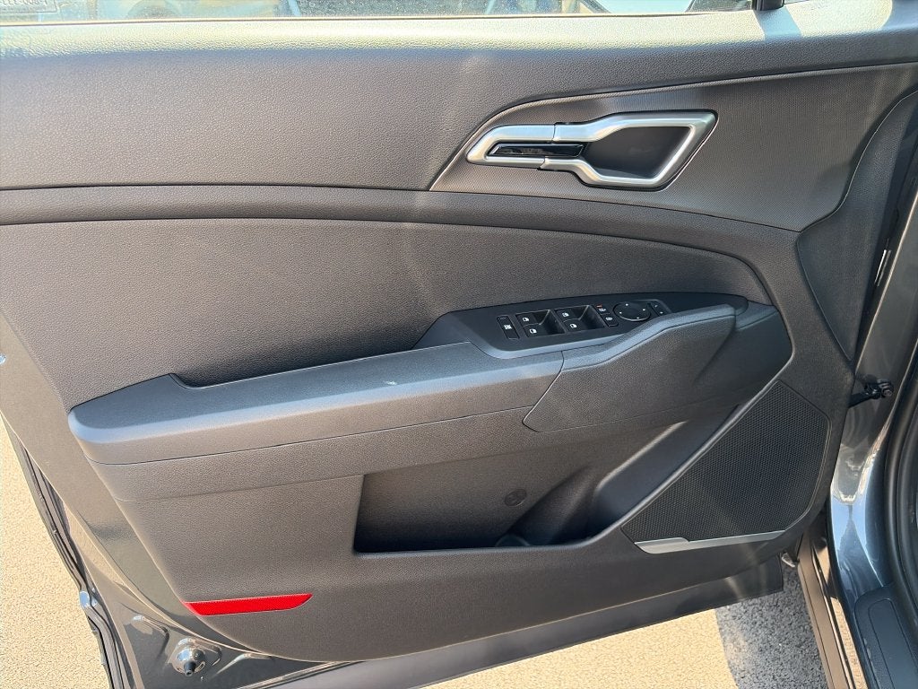 2027 Kia Sportage Hybrid LX
