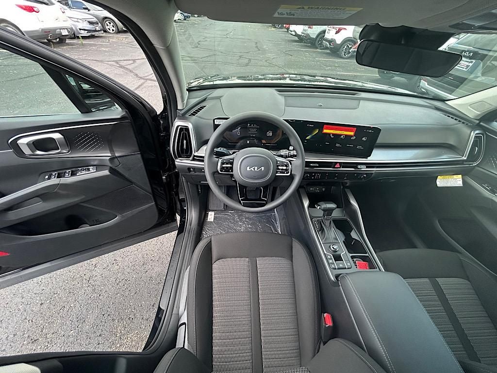 2025 Kia Sorento LX