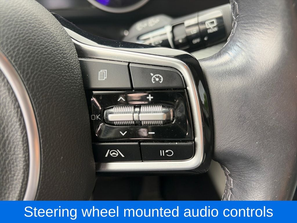 2023 Kia Carnival LX