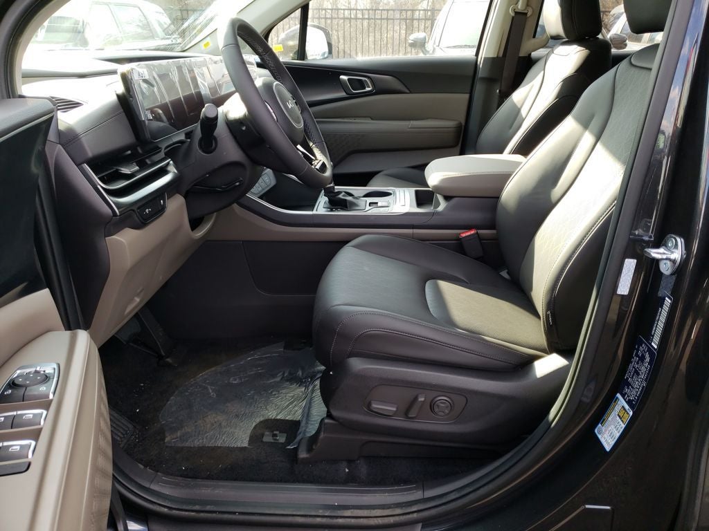 2026 Kia Carnival Base