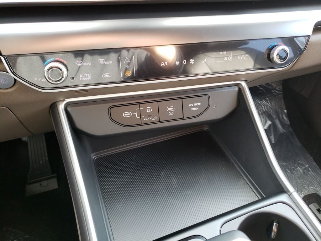 2026 Kia Carnival Base