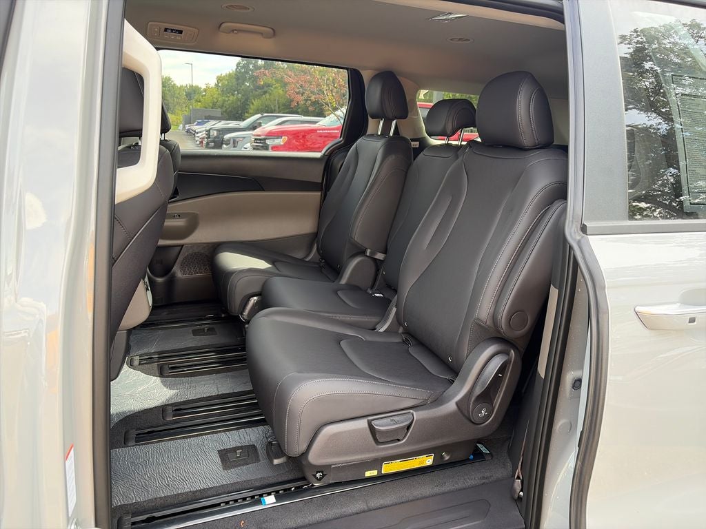 2027 Kia Carnival LXS