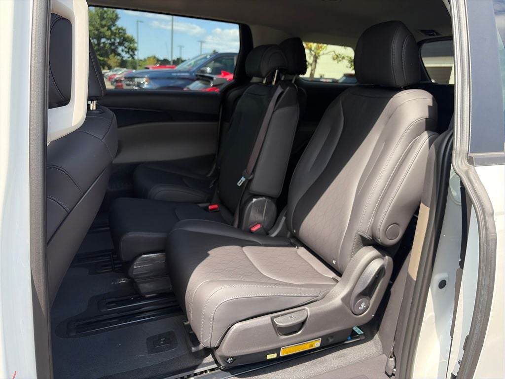 2027 Kia Carnival LXS