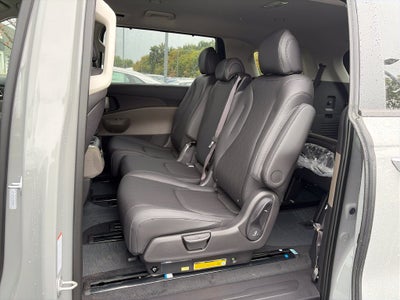 2027 Kia Carnival EX