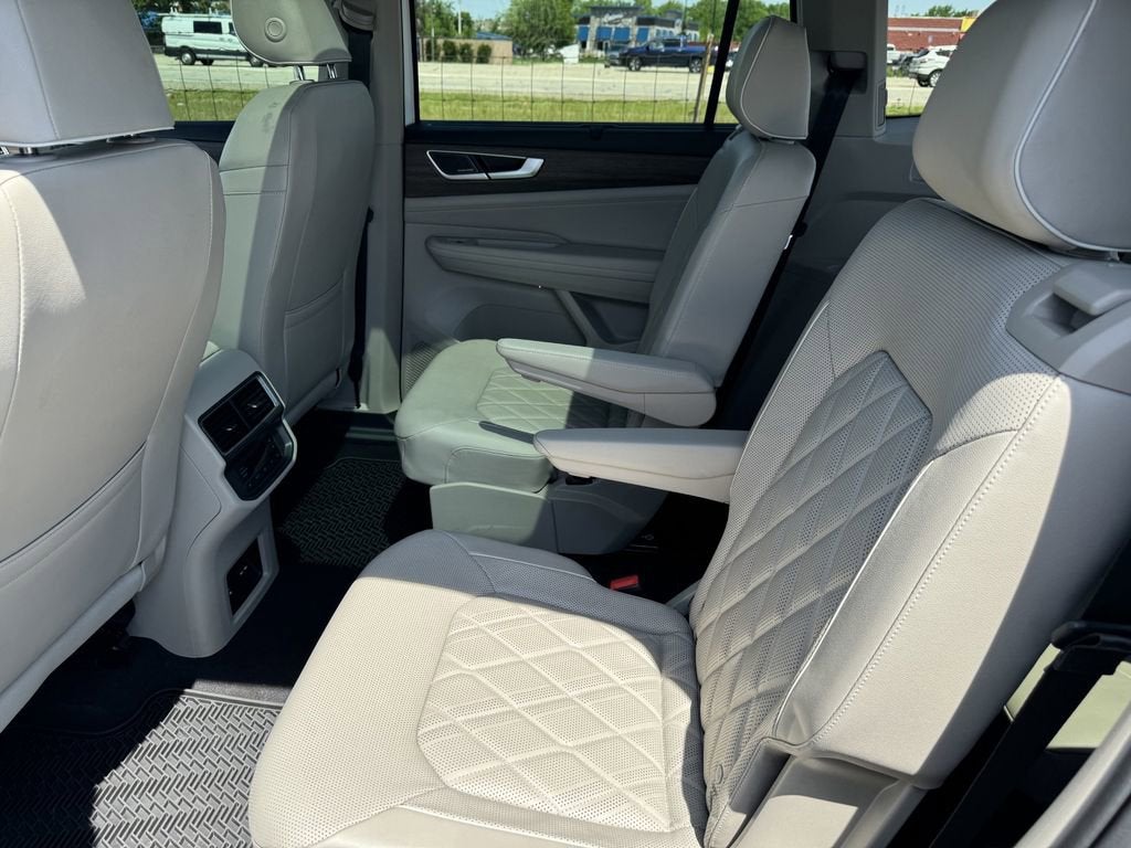 2024 Volkswagen Atlas 2.0T SEL Premium R-Line