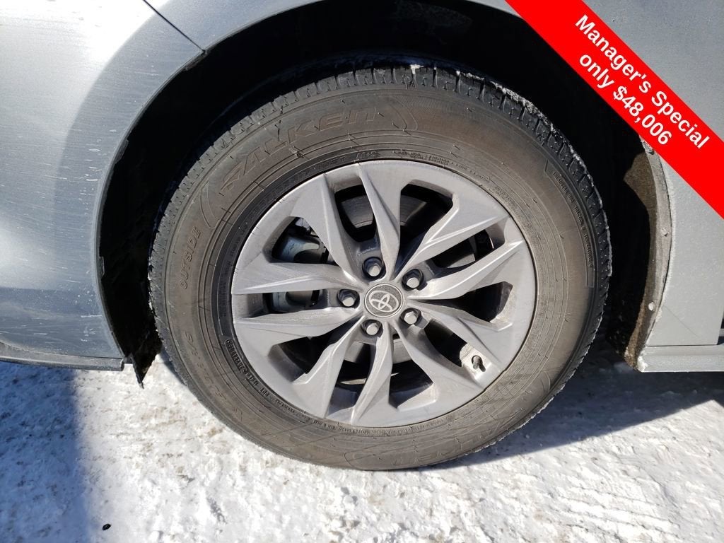 2025 Toyota Sienna XLE