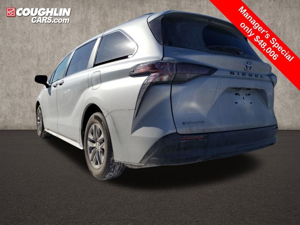 2025 Toyota Sienna XLE