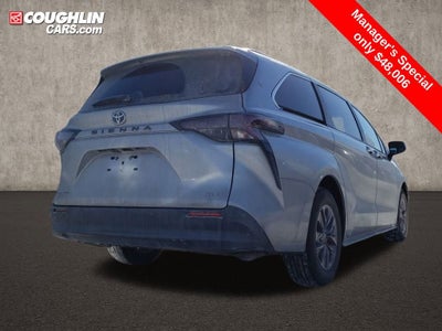2025 Toyota Sienna XLE